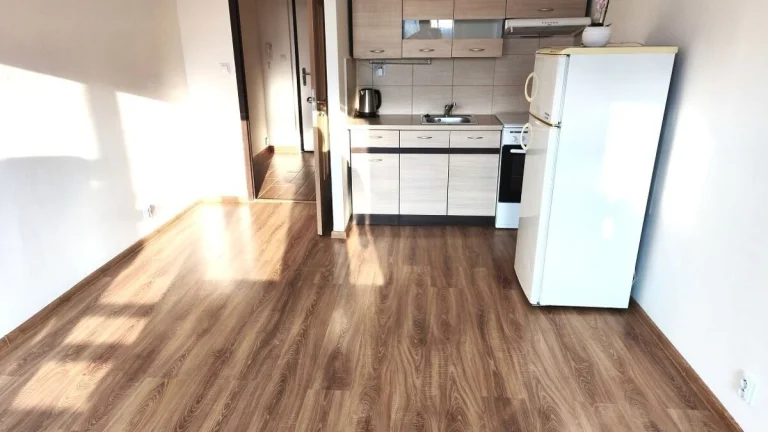1+kk Mor. Ostrava, úpravy, 8.900 Kč + běžná elektřina. Volný
