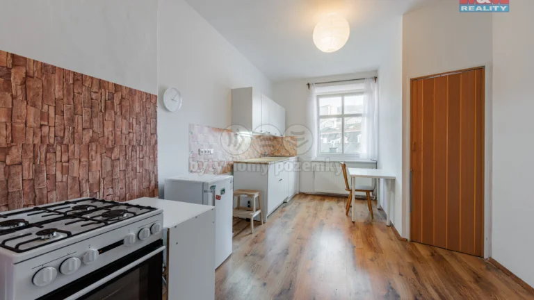 Pronájem bytu 1+1, 44 m², Karlovy Vary, ul. Vítězná