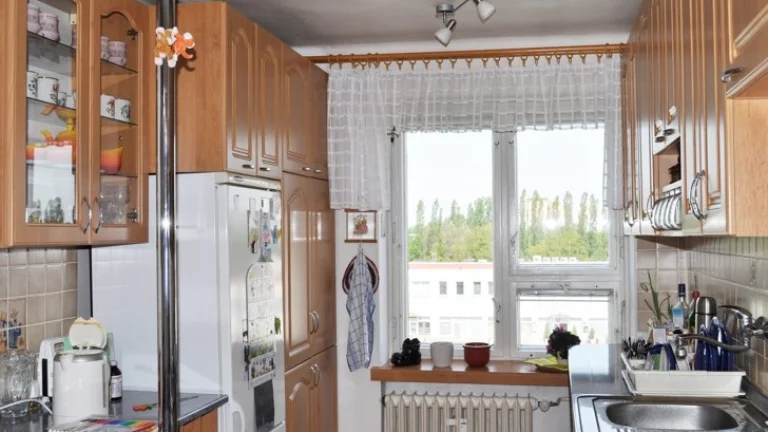 2+1 velký jako 3+1 - 72m2, 14.000 Kč i s energiemi. Od 30.5.