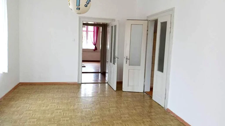 3+1 v Opavě, 90m2, 17.000 Kč i s energiemi. Volný ihned.
