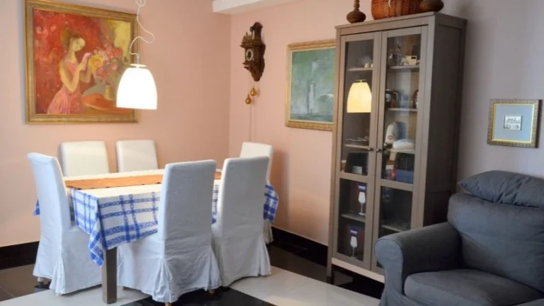 Trojizbový byt s krásnym výhľadom na na Dlhých Dieloch.