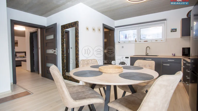 Prodej rodinného domu, 182 m², Zajíčkov