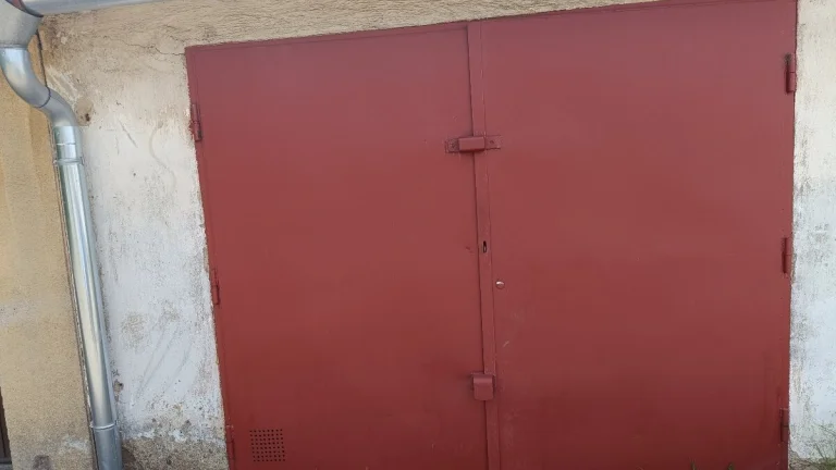 Garáž v H. Králové Slezské předměstí 20m2