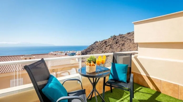 Luxusní 3kk duplex v srdci Puerto Santiago, jen pár minut od
