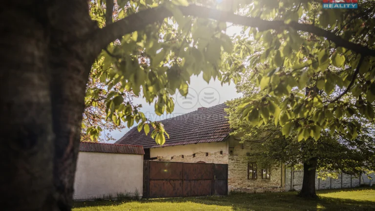 Prodej chalupy ve Velenicích, pozemek 2525 m²