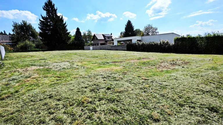 Stavební pozemek 825 m2 v Říčanech, Říčany u Prahy