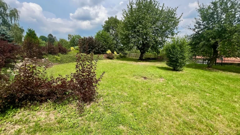 Pozemek v malebné obci 12 KM od ČL - 800 m2