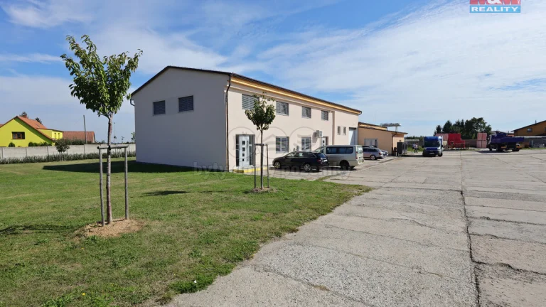 Prodej obchodního objektu, 1500 m², Zbraslavice