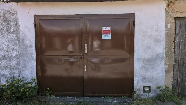 Prodej garáže na Bochenkové ulici