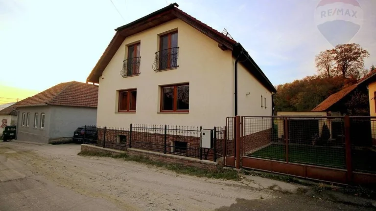 NA PREDAJ - Rodinný dom po kompletnej rekonštrukcii - Turčia