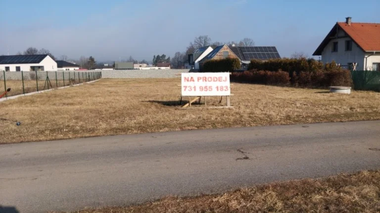 Prodej stavebního pozemku 1438 m² Rybníky