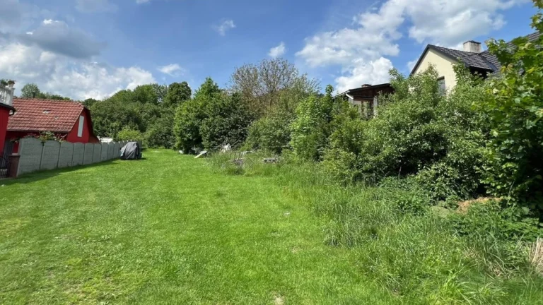 Prodej stavebního pozemku 1065m2 Koroužné