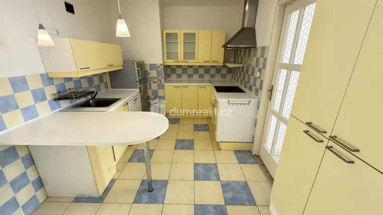Pronájem bytu 3+kk 75 m2 P4 Podolí nezařízený po rekonstrukc