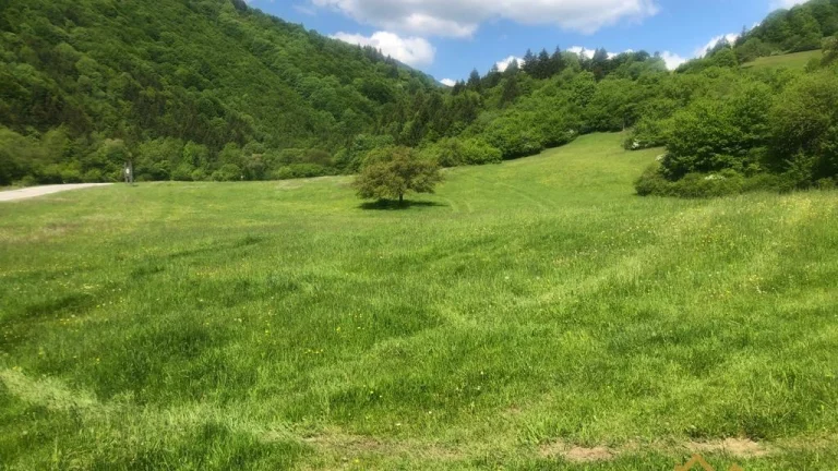 Znížená cena predám pozemok pri Párnici