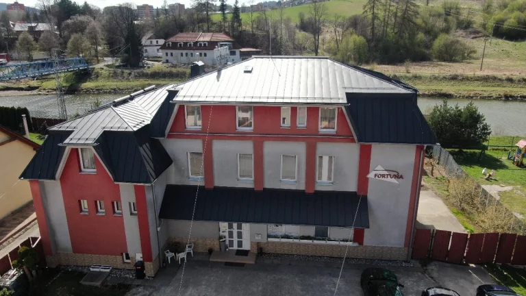 Zabehnutý penzión fortuna v centre mesta Tvrdošín