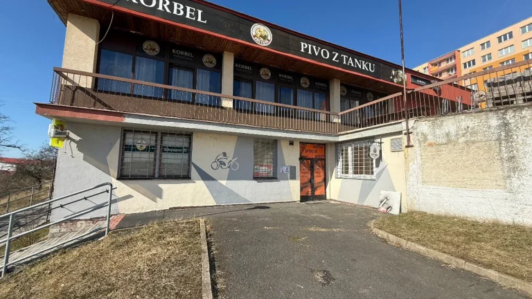 Pronájem komerčního prostoru 100 m² – Česká ulice, Most (obj