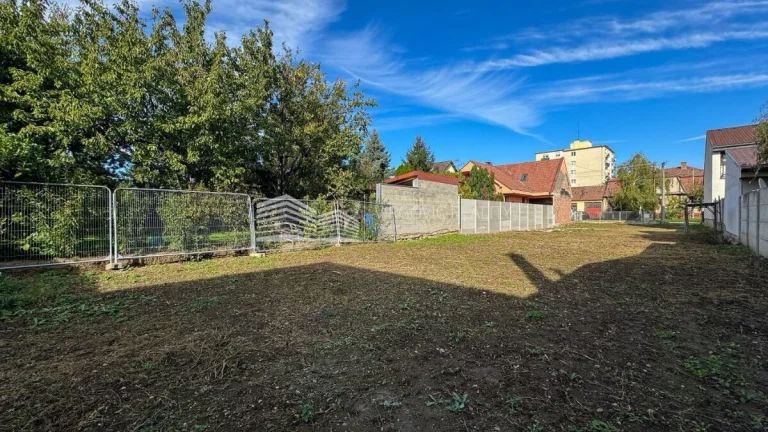 Predaj stavebného pozemku, 685 m² v širšom centre mesta PK