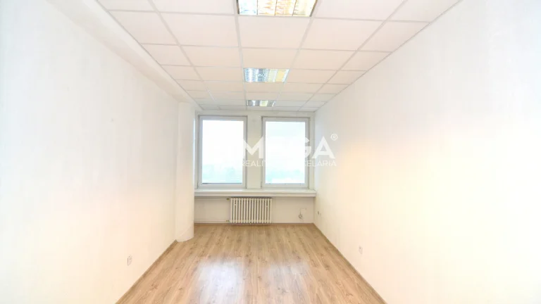 NA PRENÁJOM kancelárie v centre mesta – 17,5 m² BEZ DEPOZITU