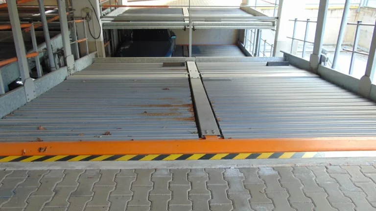 Pronájem garážové stání, 11 m² - Pardubice
