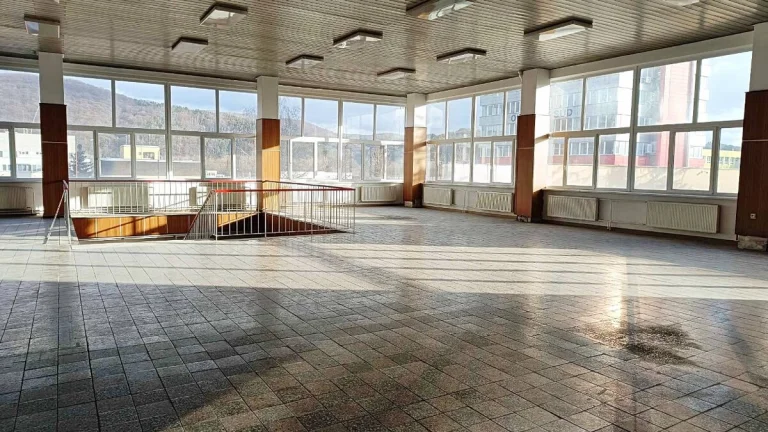 Na prenájom priestor na šport 560 m2, 414 m2 Banská Bystrica