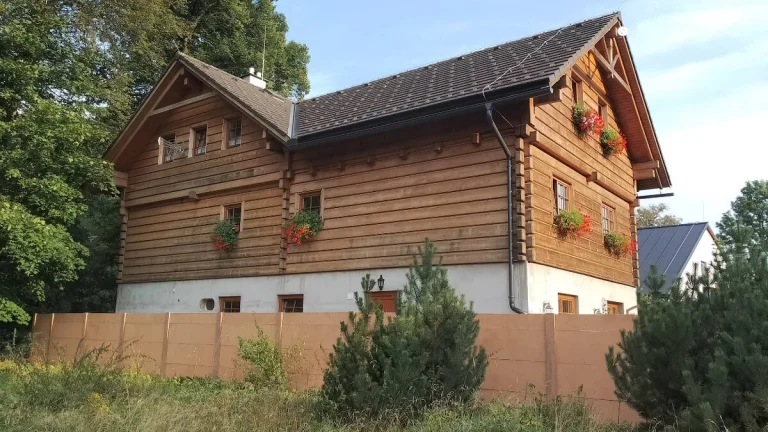 Prodej domu s apartmánem a provozovnou v Krkonoších