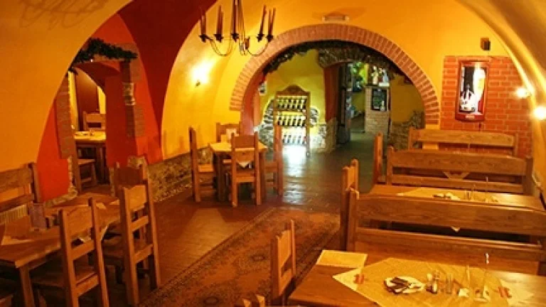 Prenájmem zariadenú reštauráciu-pub v centre Košíc,