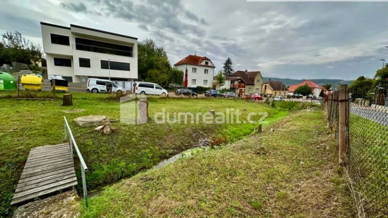 Prodej stavebního pozemku v Praze - Lipencích