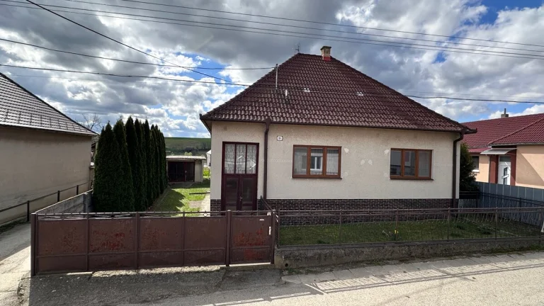 Rodinny dom so zahradou 800 m2
