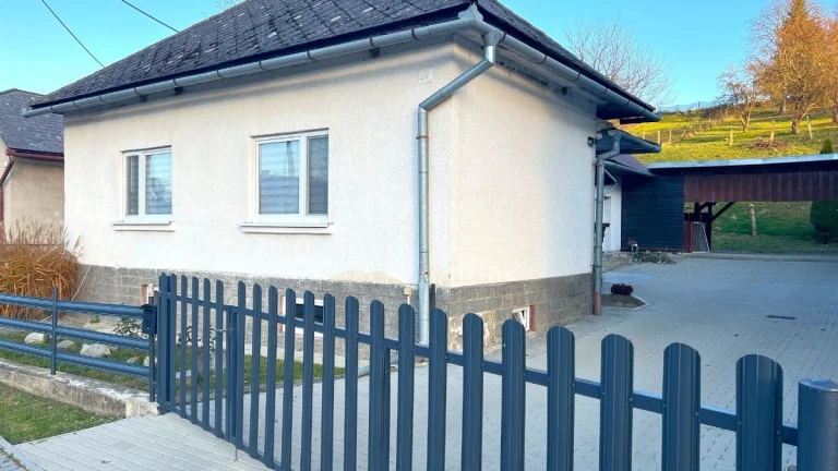 .:REZERVOVANÉ:. Rodinný dom Dubovica + pozemok 1608m2