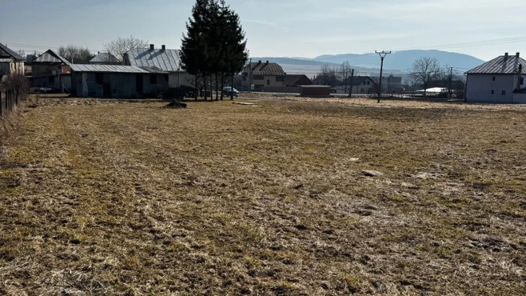 Na predaj pozemok so stavebným povolením 840 m2