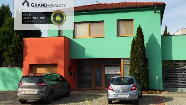 Polyfunkčný dom s bývaním a kanceláriami v centre Skalice