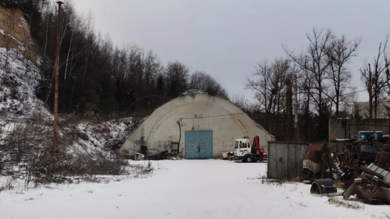 Prenájom haly 55 x 13 m, Brezno