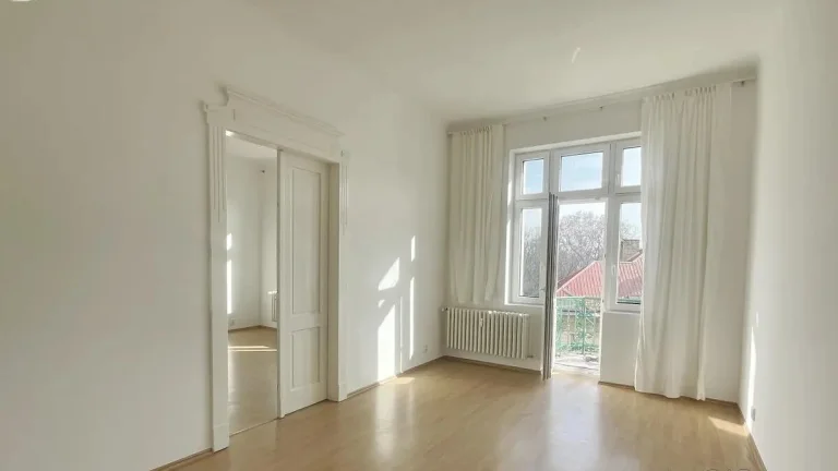 3+kk + balkon , 90m2, po rek.u metra Hradčanská