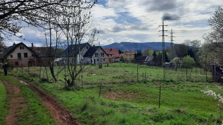 Stavební pozemek v Trutnově pro lyžaře i na trvalé bydlení