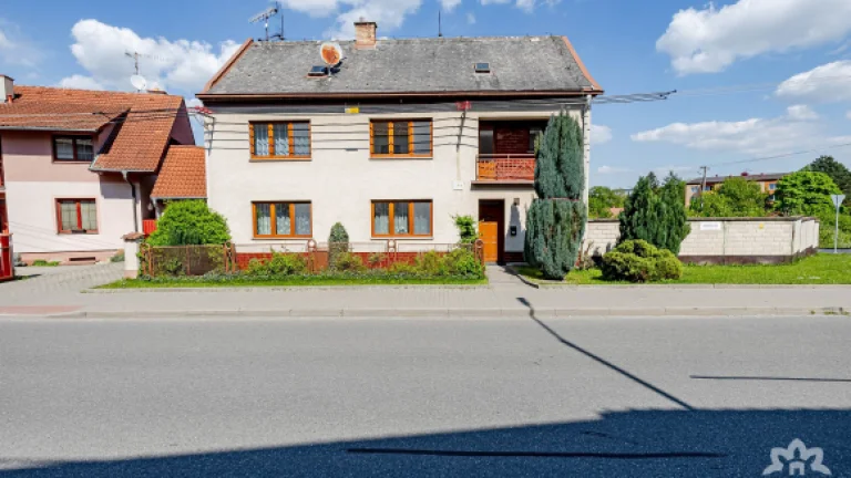 Prodej dvougeneračního rodinného domu, Hluk - Boršická