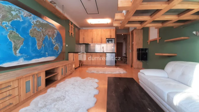 pronájem 1kk 35m2 s terasou 16m2 P9 Prosek Valečovská zaříze