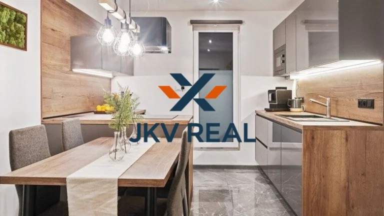 JKV Real ponúka na predaj pekný poschodový rodinný dom, Malé