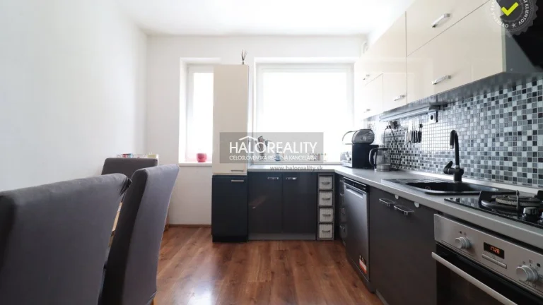 HALO reality - Predaj, rodinný dom s garážou, šesťizbový Kol