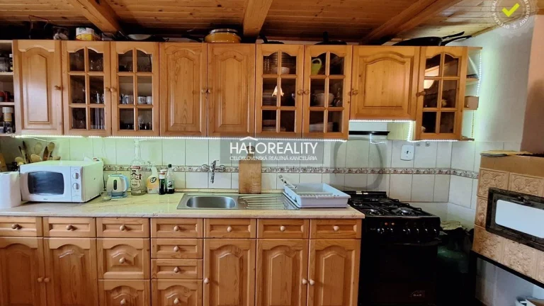 HALO reality - Predaj, chata Trávnica, s krásnou vinicou