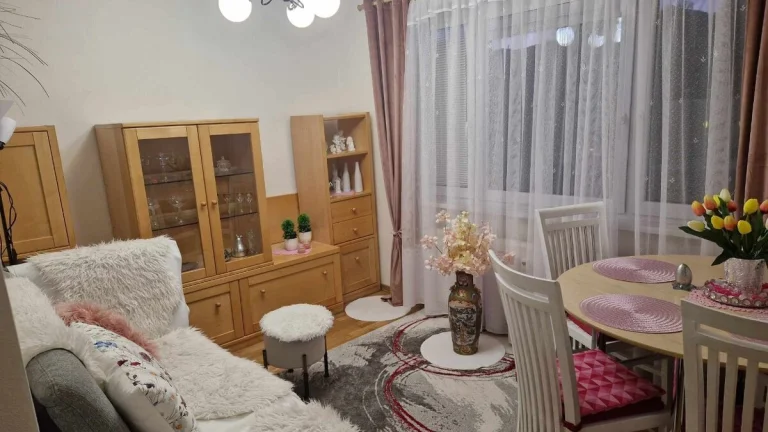 Na predaj 2 izbový byt po čerstvej kompletnej rekonštrukcii