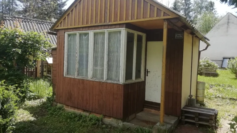 Zahrada s chatkou a elektřinou Plzeň - Valcha