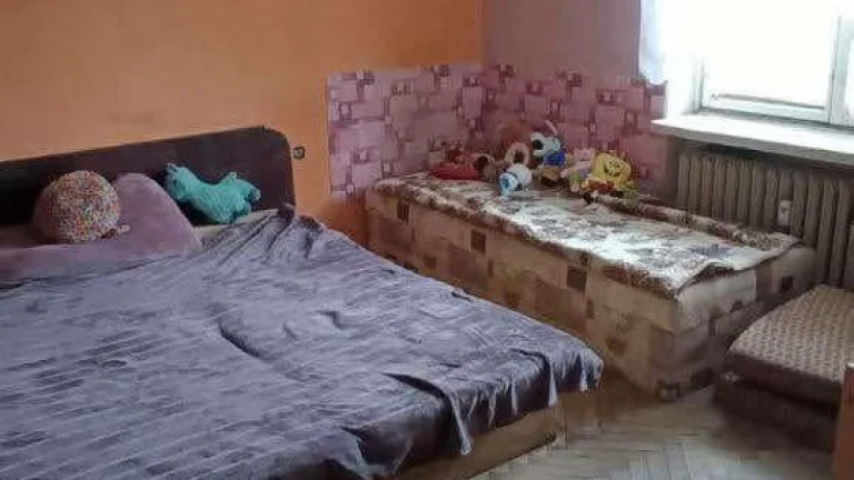 Na prenájom 2 izbový byt v meste Handlová.