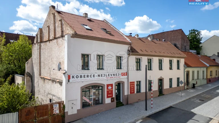 Prodej rodinného domu, 385 m², Kladno, ul. plk. Stříbrného
