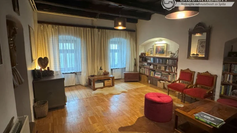 Meštiansky dom s veľkým pozemkom (1 546 m2) v centre Levoče