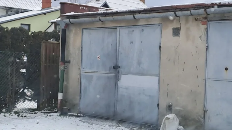 Prodám garáž Jestrebi