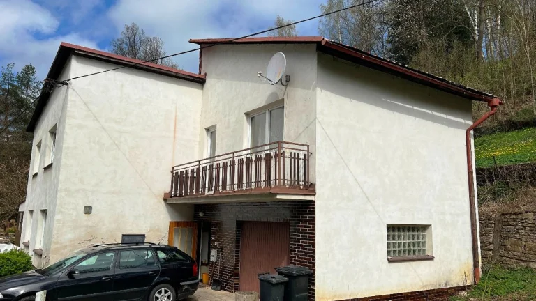 Prodáme dvojgenerační dům s garáží, Knapovec