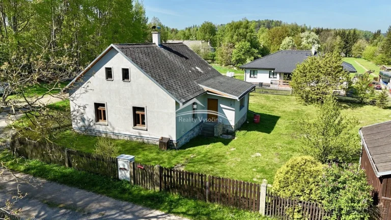 Rodinný dům 3+1 se zahradou v klidné lokalitě – Kamenice u H