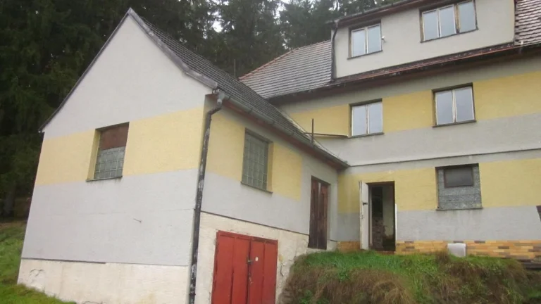 Rodinný dům s pozemky v obci Větřní, okres Český Krumlov
