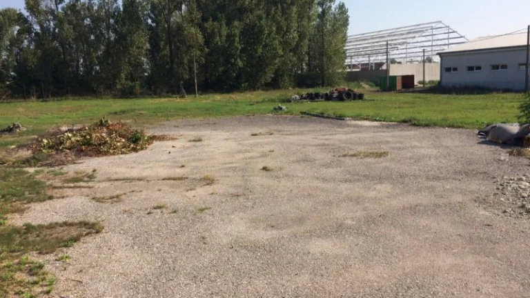Pozemok 45km od Bratislavy v obci Velké Blahovo