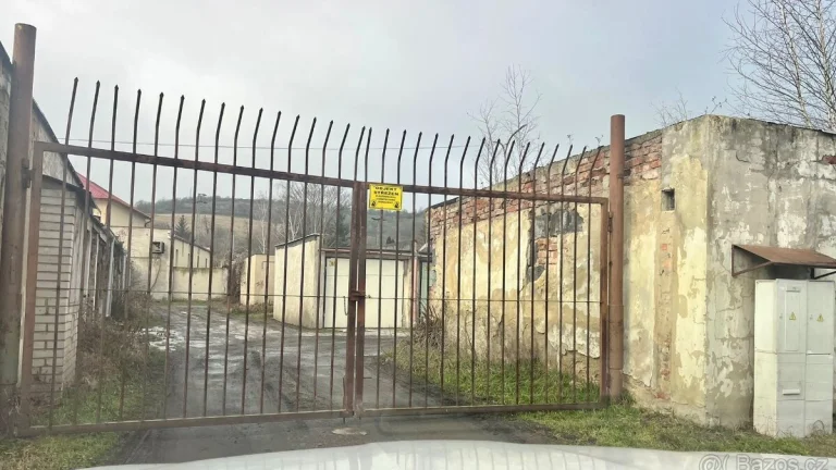 Garáž v obci Obrnice okr. Most